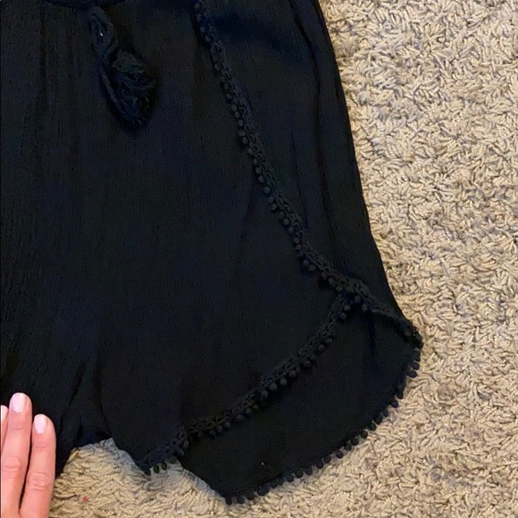 Boohoo crochet trim off the shoulder play suit - Picture 4 of 6